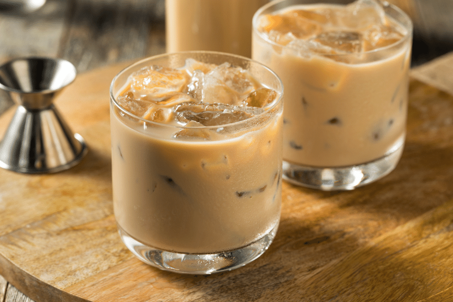 traditional mudslide cocktail with ice and without whipped cream