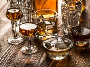 Read more about the article The 7 Types of Whiskey Glasses, Explained