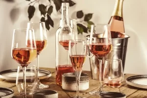 Read more about the article A Guide to White Zinfandel – History, Types, and Prices